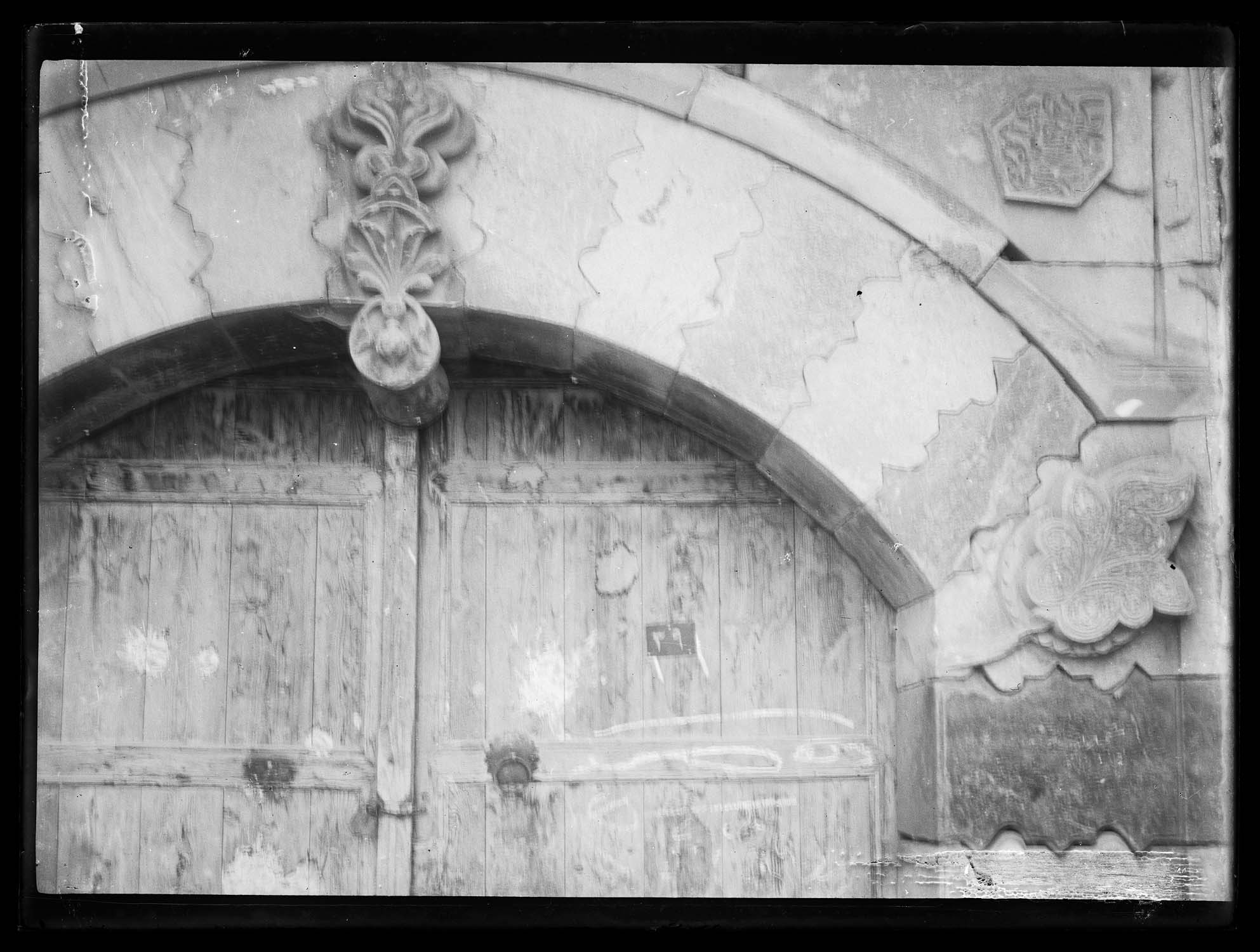 Détail du linteau de la porte d'entrée